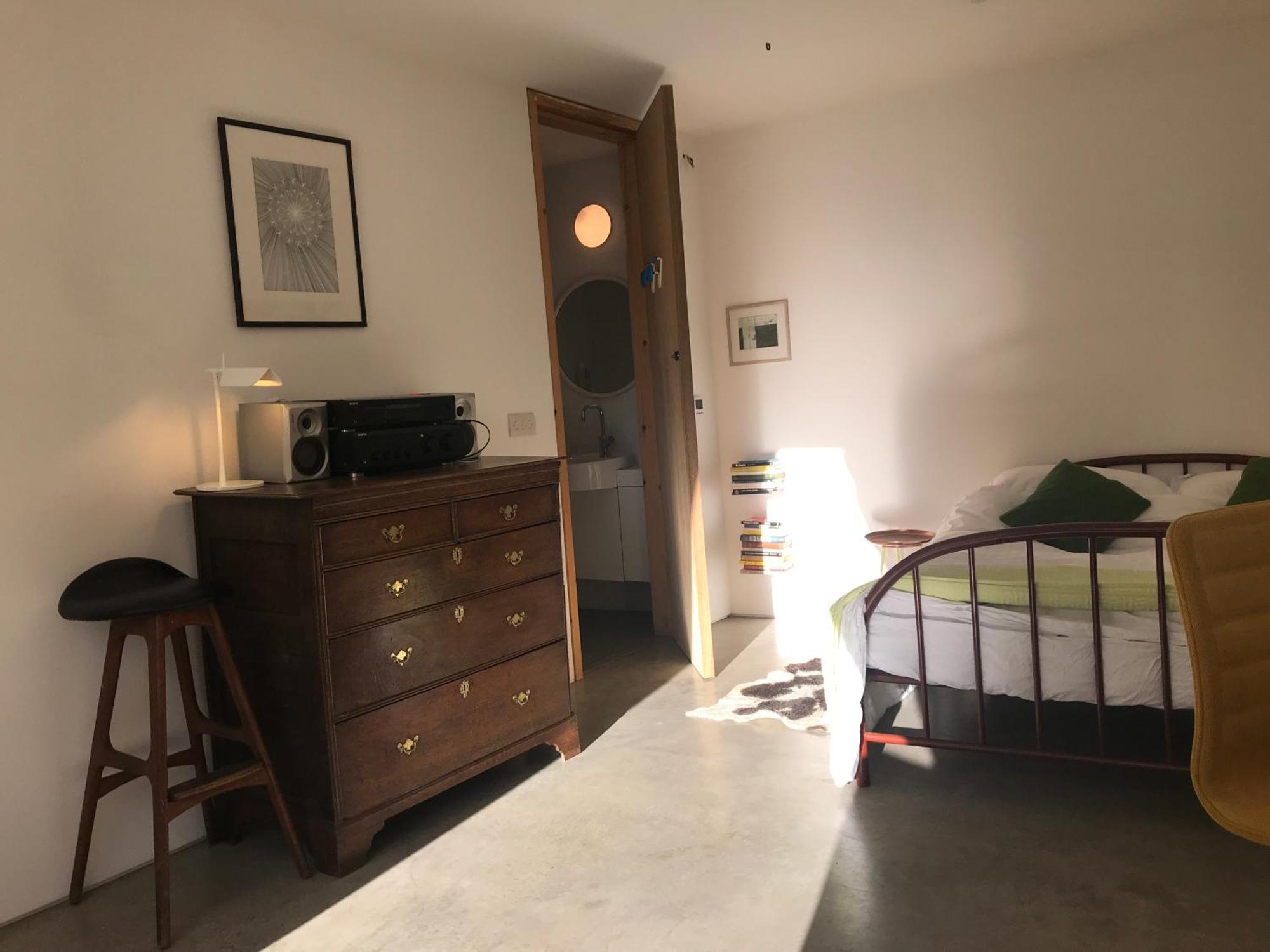 Gazde/Camere de închiriat 10 Garsington Mews